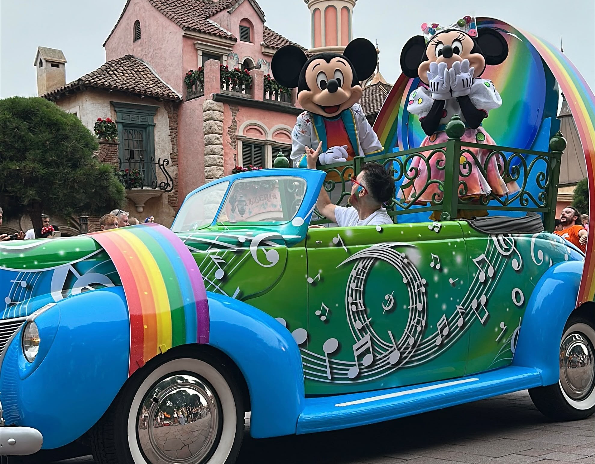 Disneyland Paris : La Pride 2026 a bien eu lieu sur Main Street