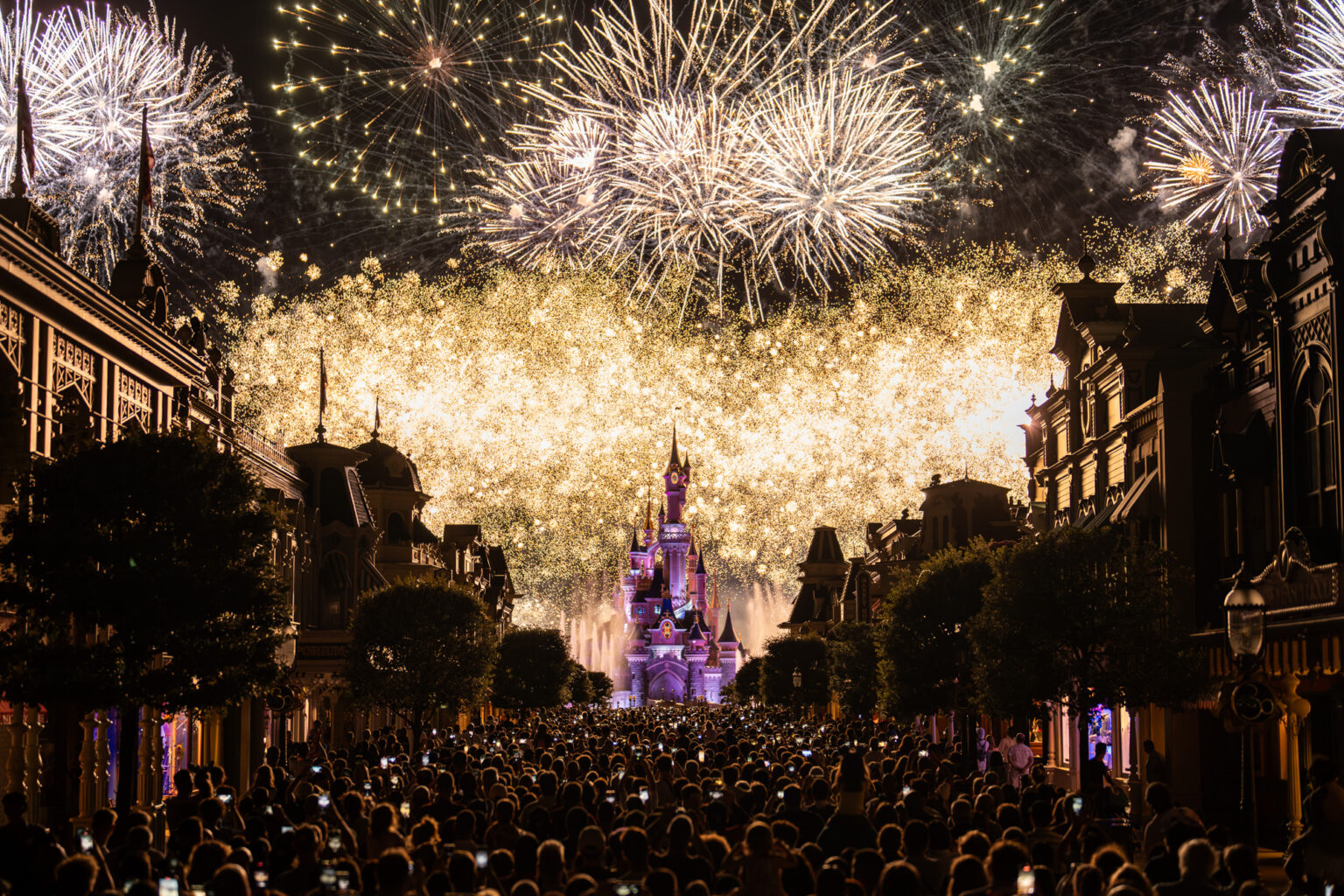 Disneyland Paris a jouer un show nocturne inédit pour le 14 juillet avec 1 600 drones !